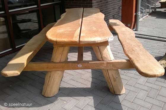 stoere grote picknicktafel